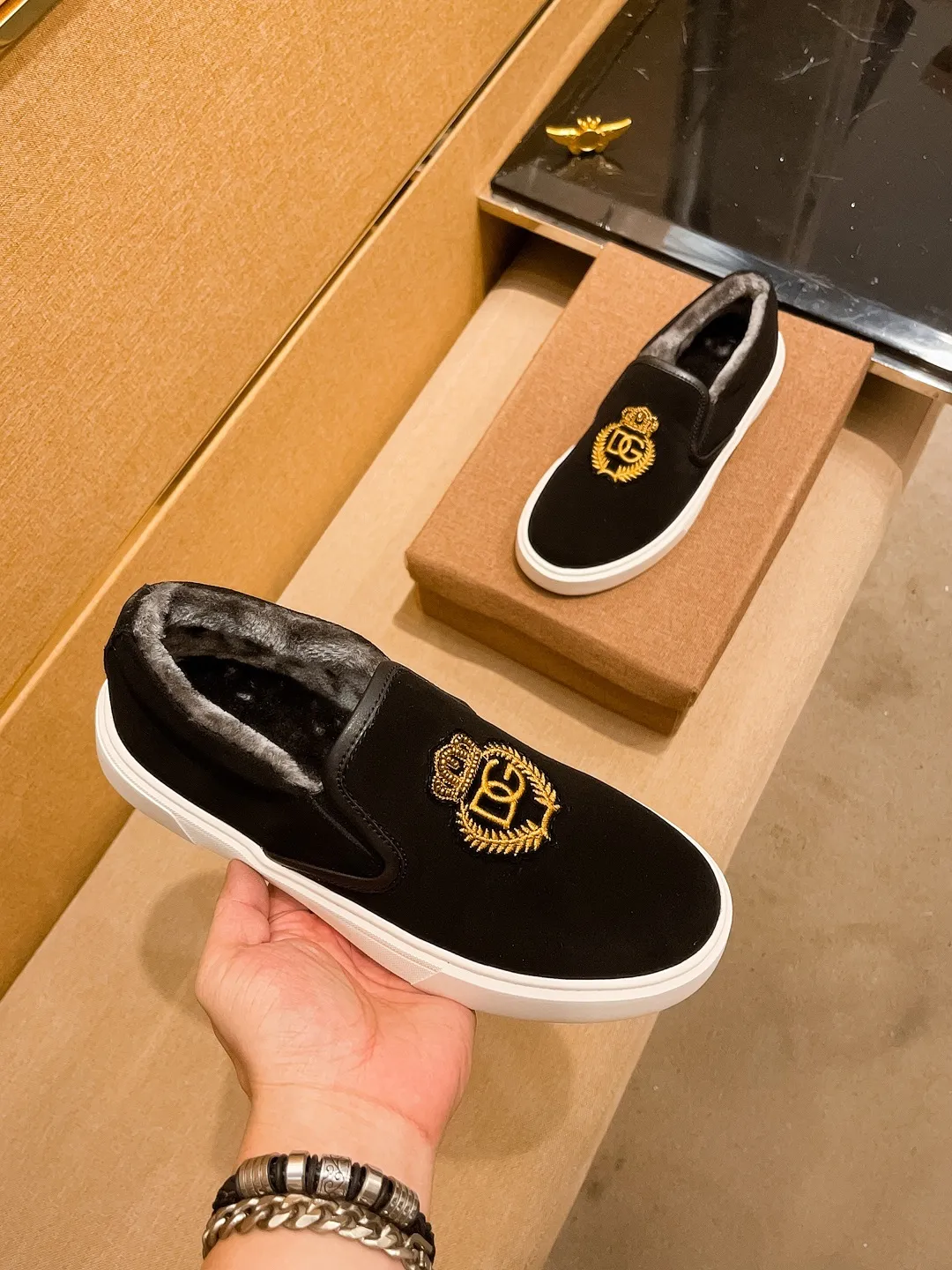 P360🚘🚘【DG】🔥 Velvet lining 🔥High-end men's shoes brand official website 1:1 latest masterpiece: the upper is made of Italian imported first-layer cowhide with Shushi original anti-slip and wear-resistant outsole🔥, making walking more convenient and comfortable! An exclusive new model, a stunning work, a beautiful 1:1 replica [color] compared to the official quality! Create a fashionable personality to set off your uniqueness! A must-have for trendy men! Classic🔥Size: 38-44 Color: 🔥 3⃣️colors available🔥